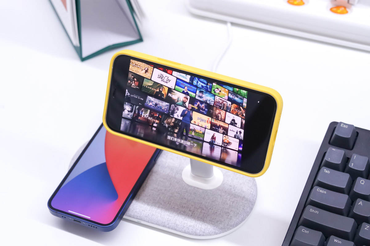 充电新体验MOMAX立式双项磁吸无线充电器测评开元棋牌appiPhone 1312通用无线(图4) 充电新体验MOMAX立式双项磁吸无线充电器测评开元棋牌appiPhone 1312通用无线(图4)