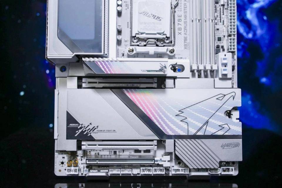 X3D系列主板免费提升游戏性能开元棋牌高端主板“模范生”技嘉