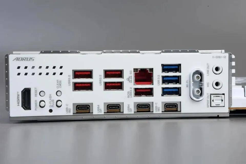 X3D系列主板免费提升游戏性能开元棋牌高端主板“模范生”技嘉(图7) X3D系列主板免费提升游戏性能开元棋牌高端主板“模范生”技嘉(图7)